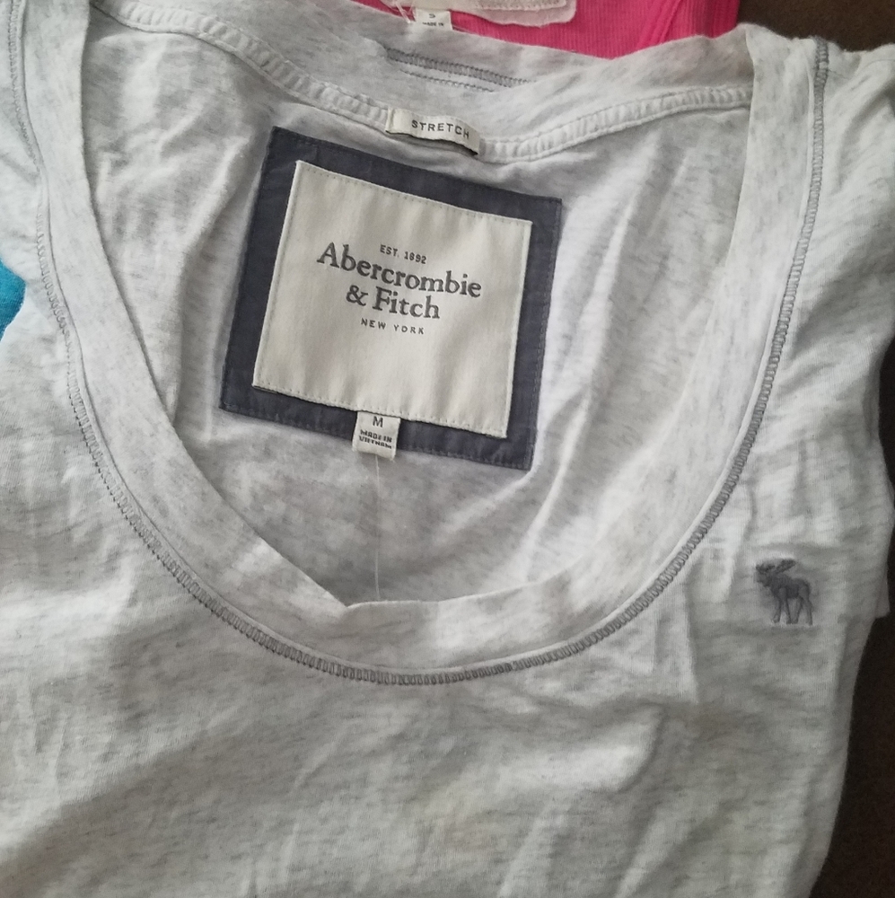 Abercrombie & Fitch Tee